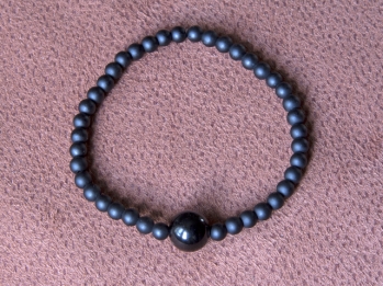 Тибетский браслет с бусиной чёрного гималайского агата